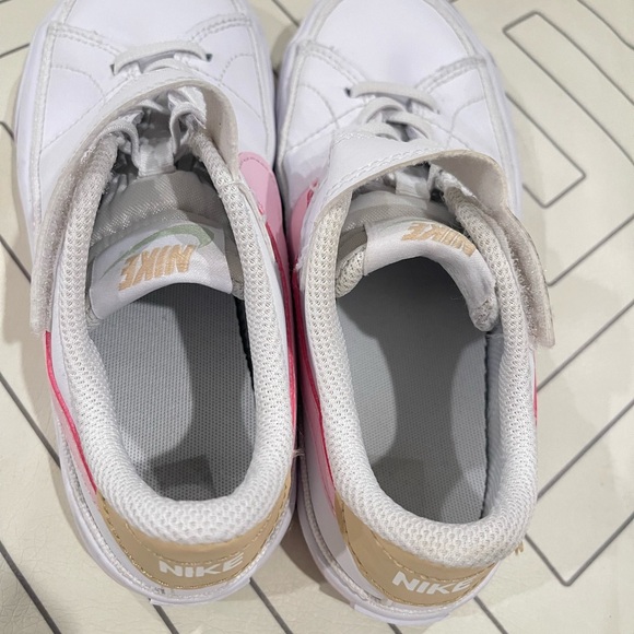 Nike Pink Court Legacy Sneakers - Picture 14 of 14